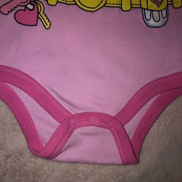 NWOT Infant Girls 24M Justice League Super Woman Graphic Onesie/Bodysuit - Picture 5 of 7